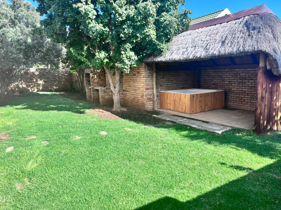 2 Bedroom Property for Sale in Heuwelsig Free State